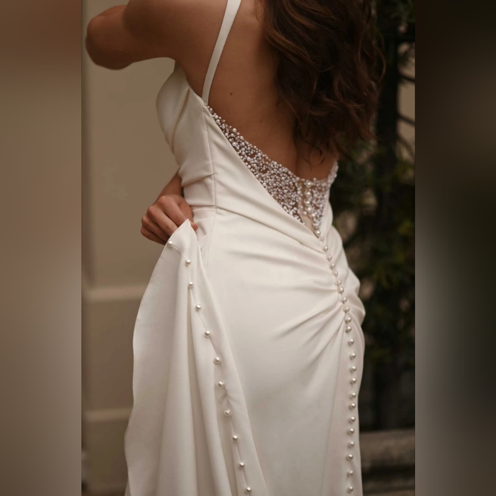 Essence Of Australia D3823 Wedding Dress Crepe - Picture 3 of 8